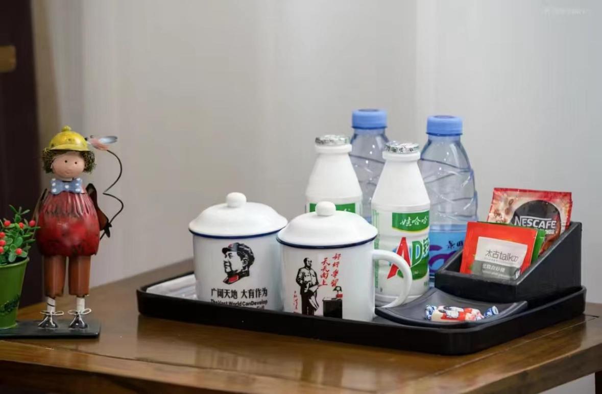 Nostalgia Hotel Beijing Guozijian Ghost Street - Near Beijing Lama Temple, Beihai Park, Jingshan Park, Drum Tower, Houhai Bar Street, Tian'Anmen Square, Located In Beijing Traditional Hutongs, 5 Minutes Away From Beixinqiao Metro Station Zewnętrze zdjęcie