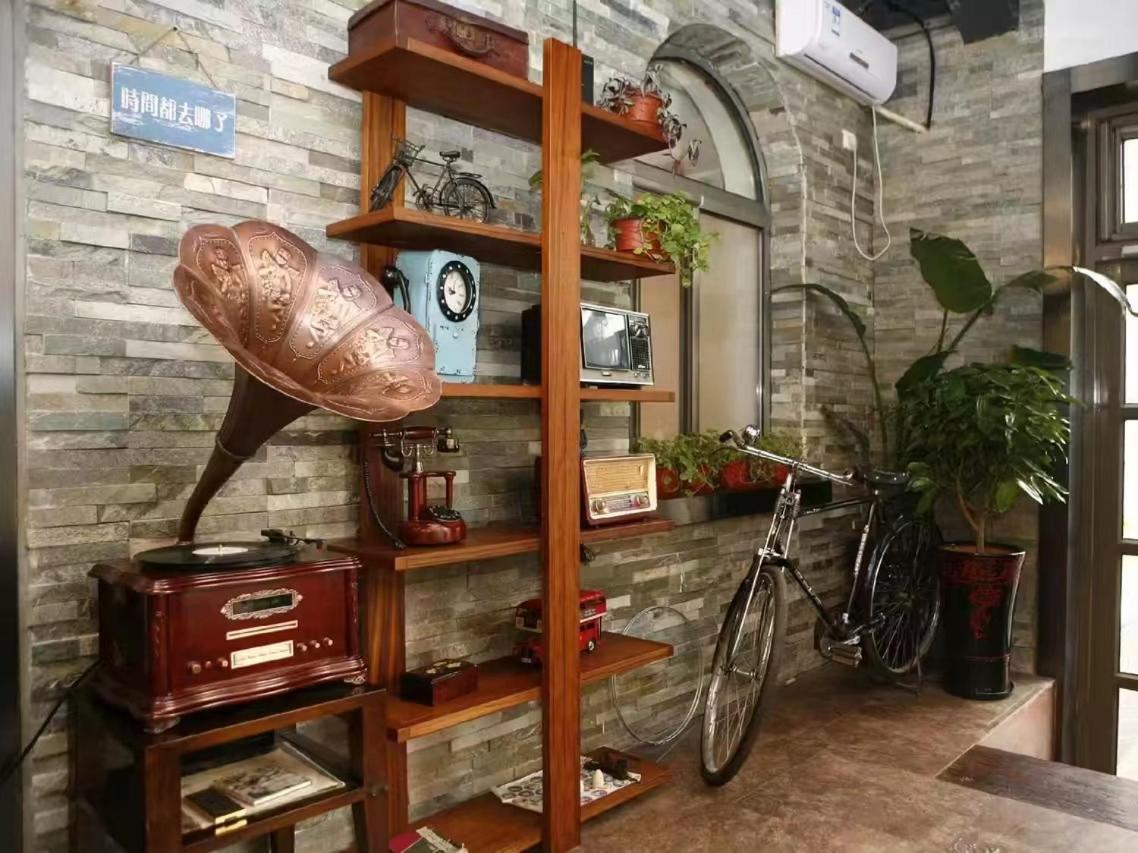 Nostalgia Hotel Beijing Guozijian Ghost Street - Near Beijing Lama Temple, Beihai Park, Jingshan Park, Drum Tower, Houhai Bar Street, Tian'Anmen Square, Located In Beijing Traditional Hutongs, 5 Minutes Away From Beixinqiao Metro Station Zewnętrze zdjęcie