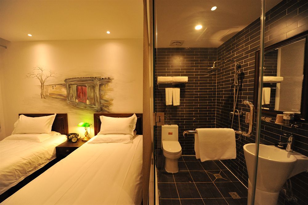 Nostalgia Hotel Beijing Guozijian Ghost Street - Near Beijing Lama Temple, Beihai Park, Jingshan Park, Drum Tower, Houhai Bar Street, Tian'Anmen Square, Located In Beijing Traditional Hutongs, 5 Minutes Away From Beixinqiao Metro Station Zewnętrze zdjęcie